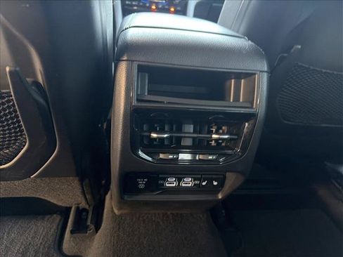 Used 2022 Jeep Grand Cherokee Limited RWD image 21