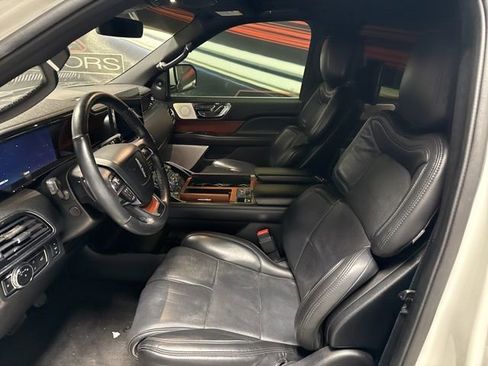 Used 2020 Lincoln Navigator Reserve w/ Equipment Group 208A Reserve image 5