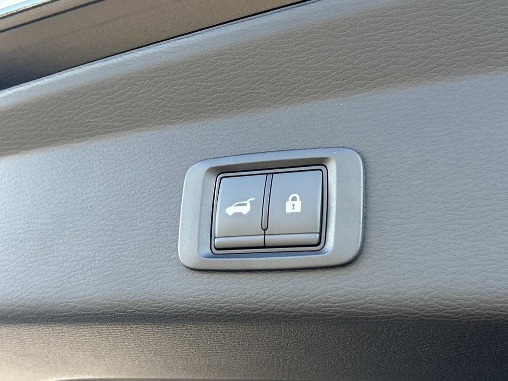 Used 2025 Mitsubishi Outlander SEL FWD image 12