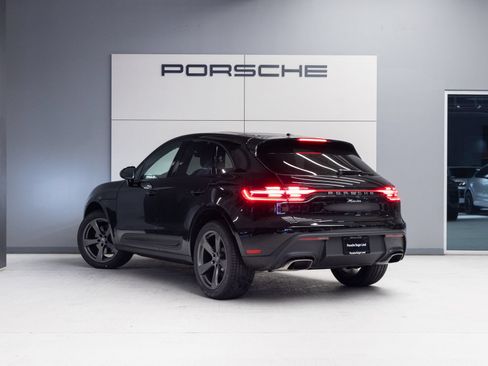 Certified 2026 Porsche Macan AWD/4WD image 3