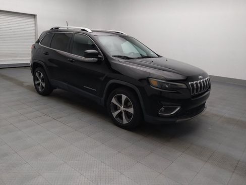 Used 2019 Jeep Cherokee Limited w/ Technology Group FWD image 11