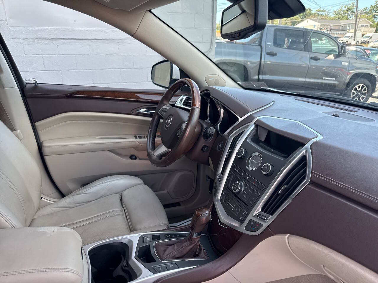 Used 2011 Cadillac SRX Luxury AWD/4WD image 25