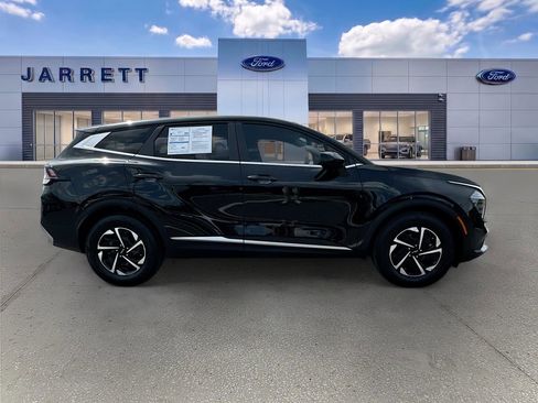 Used 2025 Kia Sportage LX FWD image 8
