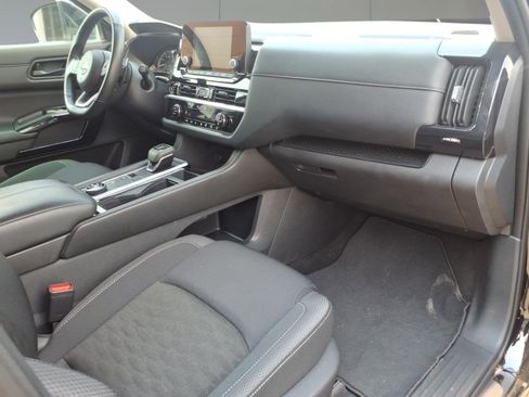 Used 2024 Nissan Pathfinder SV AWD/4WD image 7