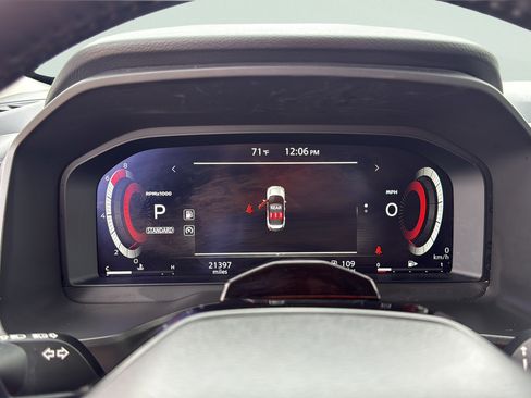 Used 2025 Nissan Rogue SL w/ Tech Package FWD image 24