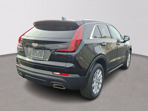 Certified 2022 Cadillac XT4 Luxury w/ Cold Weather Package image 6
