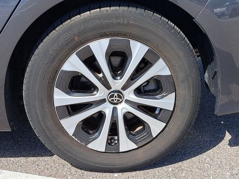 Used 2022 Toyota Prius Prime LE image 5