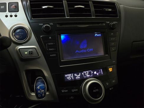 Used 2014 Toyota Prius V Two image 27