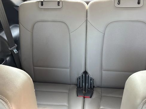 Used 2017 Hyundai Santa Fe Limited image 15