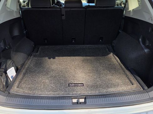 Used 2023 Volkswagen Tiguan SE w/ Panoramic Sunroof Package image 56