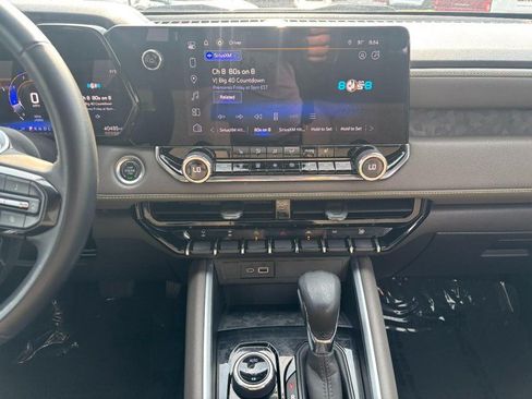 Used 2024 Chevrolet Colorado ZR2 AWD/4WD image 16
