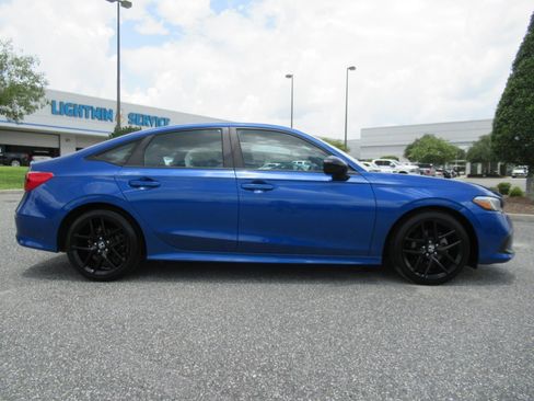 Used 2022 Honda Civic Sport image 2