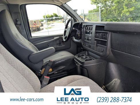Used 2015 Chevrolet Express 2500 image 14