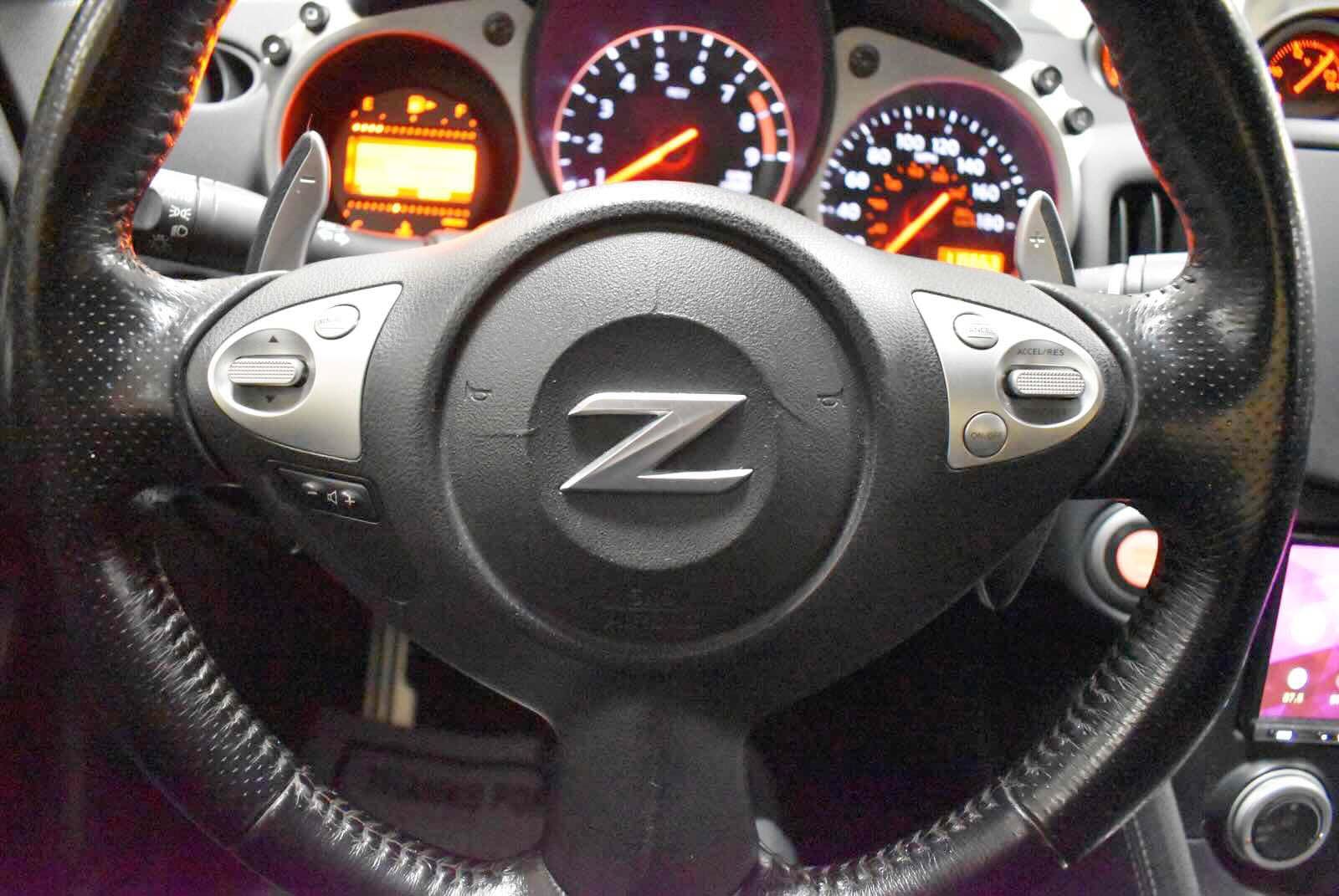 Used 2014 Nissan 370Z Coupe RWD image 17