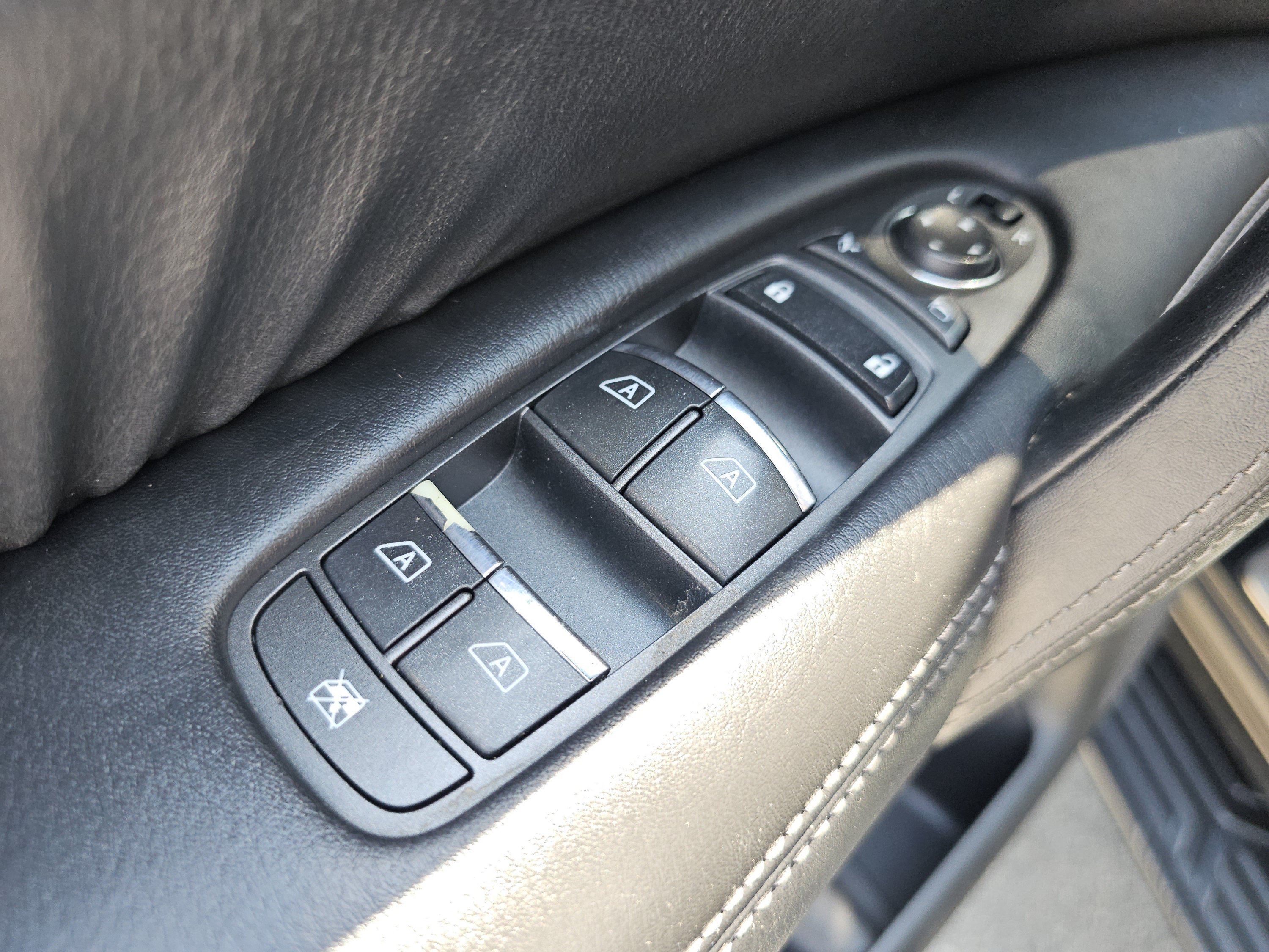 Used 2015 INFINITI QX80 4WD w/ 22" Wheel Package image 30