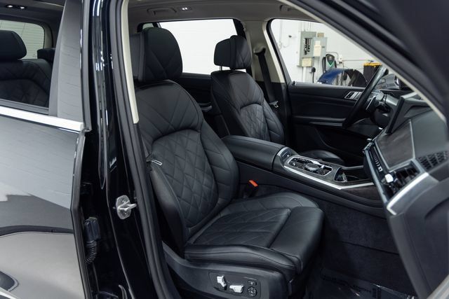 Used 2025 BMW X7 xDrive40i AWD/4WD image 25