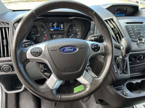 Used 2018 Ford Transit 150 XLT image 8
