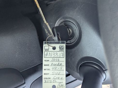 Used 2016 Honda HR-V LX image 34