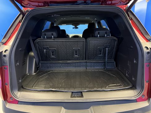 Used 2023 Chevrolet Traverse LT FWD image 28