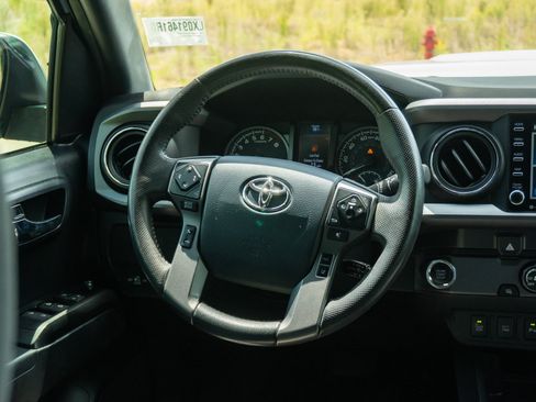 Used 2020 Toyota Tacoma TRD Sport w/ Technology Package RWD image 21