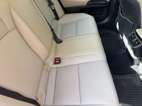Used 2021 Lexus ES 300h w/ Premium Package FWD image 37