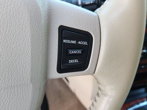 Used 2006 Jeep Grand Cherokee Limited w/ Trailer Tow Group IV AWD/4WD image 22