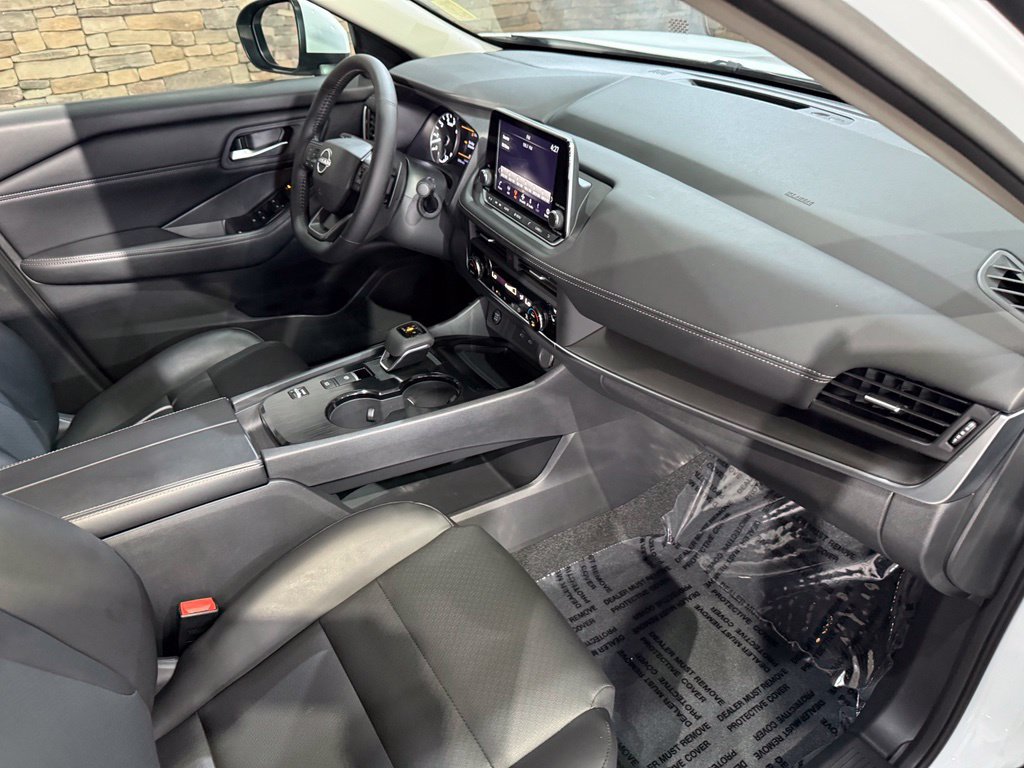 Certified 2025 Nissan Rogue SV w/ SV Premium Package FWD image 30