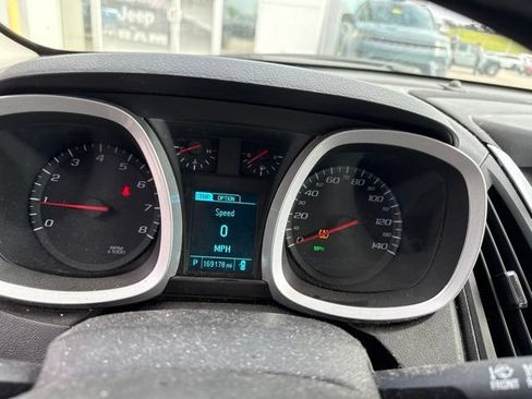 Used 2017 Chevrolet Equinox LS FWD image 10