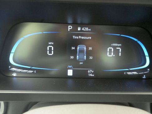 Certified 2025 Hyundai Elantra Sport FWD image 28