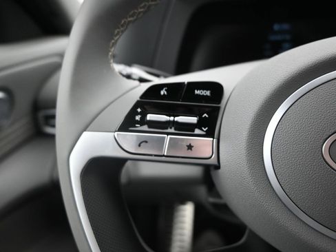 Used 2025 Hyundai Elantra Sport image 18