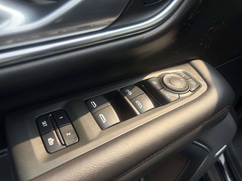 Used 2022 Chevrolet Tahoe RST w/ Sport Performance Package AWD/4WD image 6