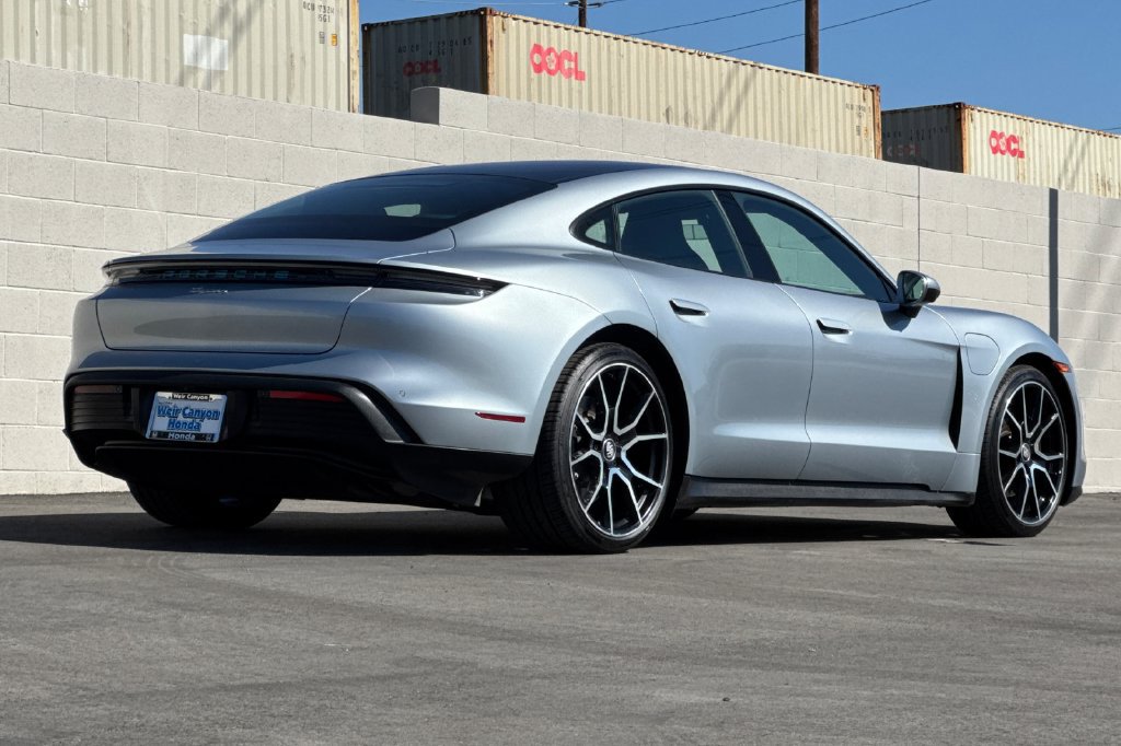 Used 2023 Porsche Taycan RWD image 9