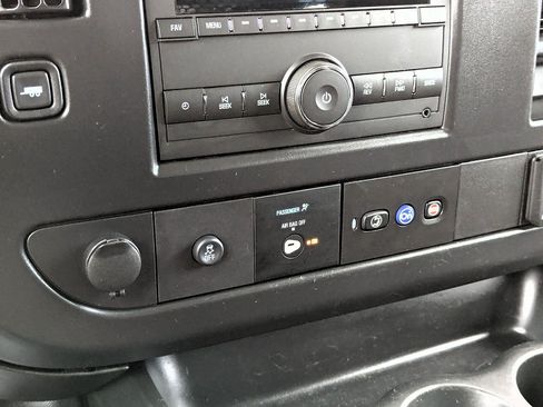 Certified 2025 Chevrolet Express 2500 w/ Driver Convenience Package RWD image 30