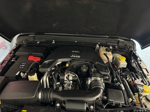 Used 2021 Jeep Wrangler Unlimited Sport AWD/4WD image 6