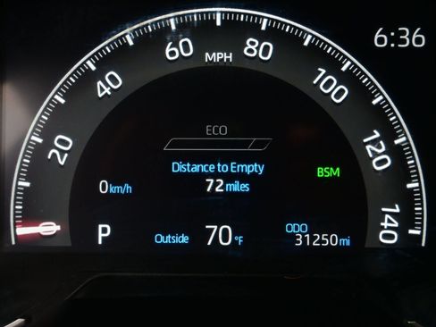 Used 2025 Toyota RAV4 XLE AWD/4WD image 25