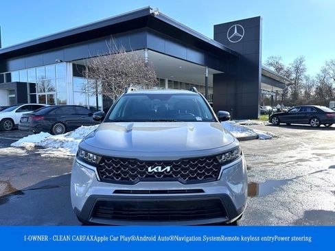 Used 2023 Kia Sorento S image 2