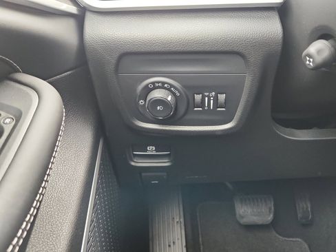 New 2026 Jeep Grand Cherokee Limited AWD/4WD image 18
