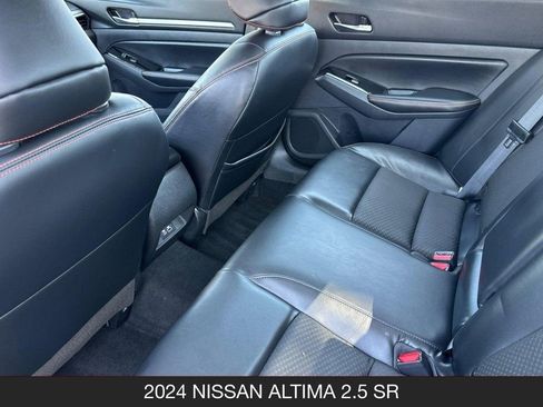Used 2024 Nissan Altima 2.5 SR FWD image 14
