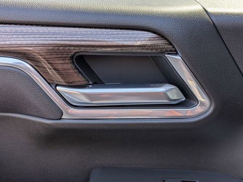 Used 2025 Chevrolet Silverado 2500 LT w/ Convenience Package image 29