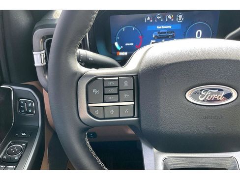 Used 2025 Ford F450 Lariat w/ Lariat Ultimate Package AWD/4WD image 19