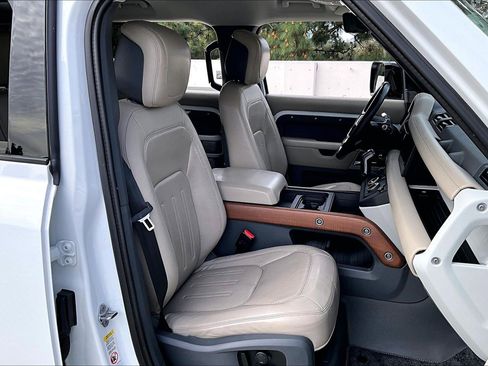 Used 2020 Land Rover Defender 110 HSE image 6