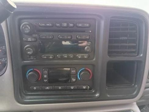 Used 2006 GMC Sierra 2500 SLT w/ Heavy-Duty Power Package AWD/4WD image 12