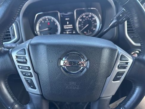 Used 2018 Nissan Titan SV w/ SV Convenience Package image 20
