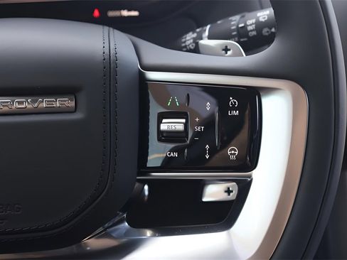 New 2025 Land Rover Range Rover SE image 22