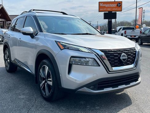 Used 2022 Nissan Rogue SL w/ SL Premium Package FWD image 2