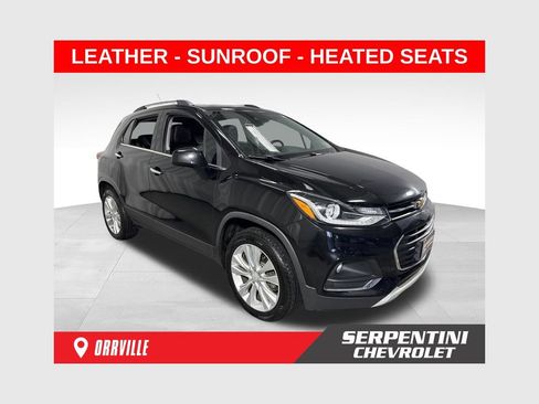 Used 2017 Chevrolet Trax Premier w/ Driver Confidence II Package AWD/4WD image 1