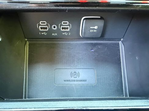 Used 2025 Jeep Grand Cherokee Altitude AWD/4WD image 25