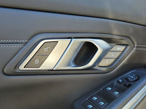 Used 2021 BMW M3 Competition image 17