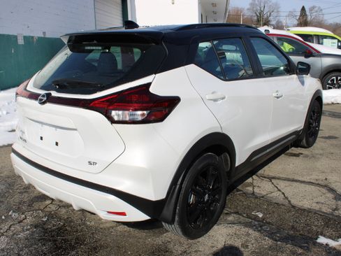 Certified 2023 Nissan Kicks SR w/ SR Premium Package image 6