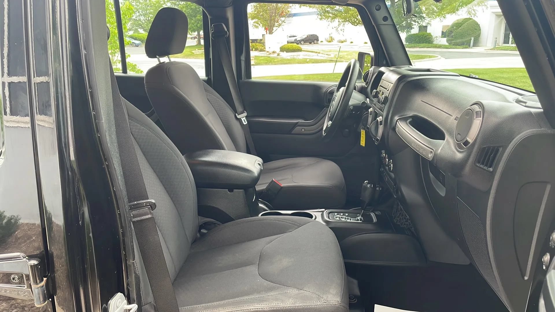 Used 2017 Jeep Wrangler Unlimited Sport AWD/4WD image 19